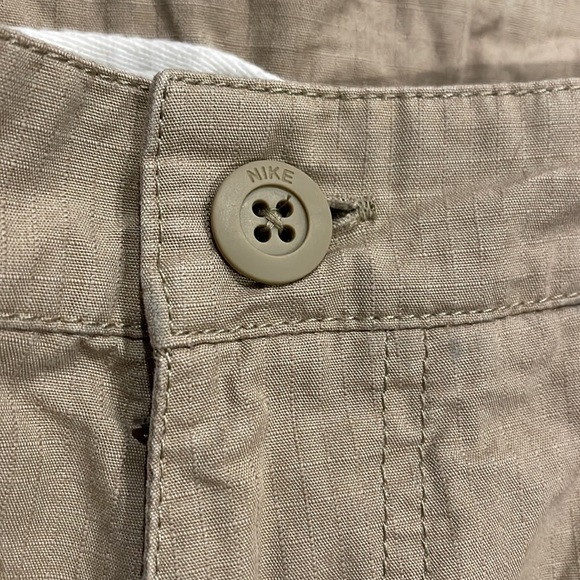 Nike Khaki Cargo Shorts - Picture 3 of 4